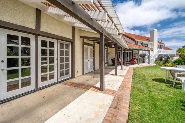 9 Pleasant Hill Drive, Rolling Hills Estates, CA 90274
