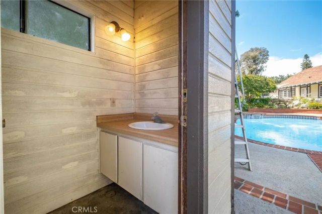 9 Pleasant Hill Drive, Rolling Hills Estates, CA 90274