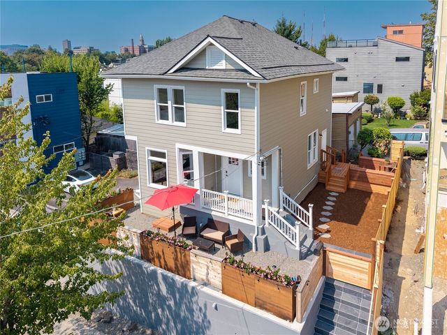 2216 E Fir Street, Seattle, WA 98122