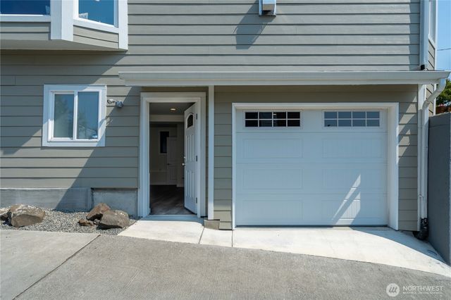 2216 E Fir Street, Seattle, WA 98122
