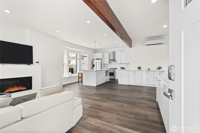 2216 E Fir Street, Seattle, WA 98122