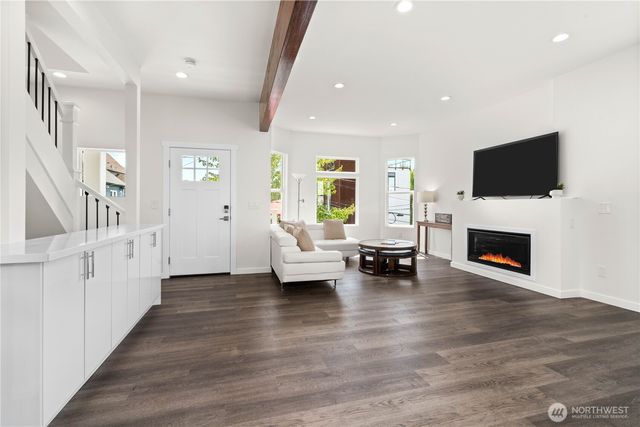 2216 E Fir Street, Seattle, WA 98122