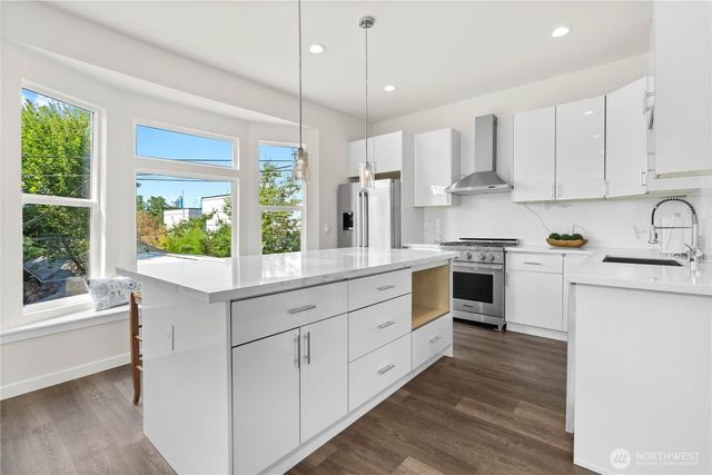 2216 E Fir Street, Seattle, WA 98122