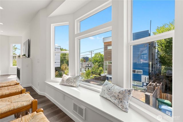 2216 E Fir Street, Seattle, WA 98122
