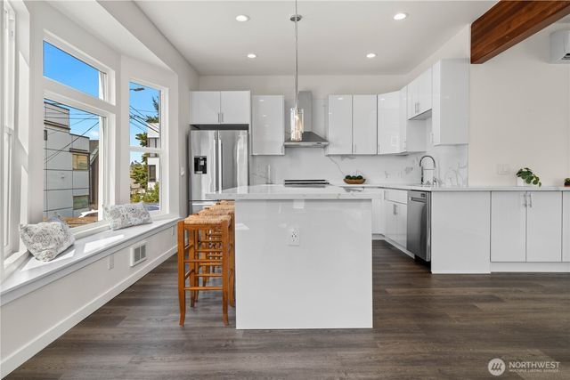 2216 E Fir Street, Seattle, WA 98122