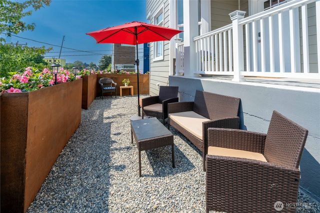 2216 E Fir Street, Seattle, WA 98122