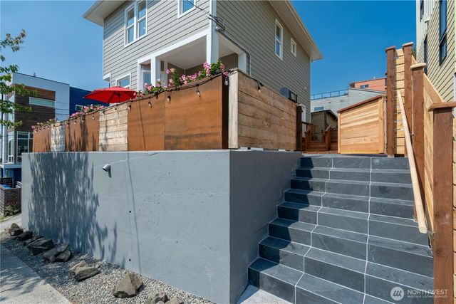 2216 E Fir Street, Seattle, WA 98122