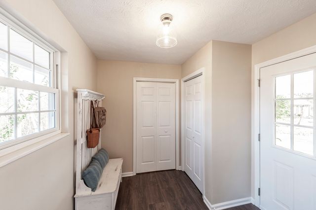 203 Mosley Dr, Springfield, TN 37172