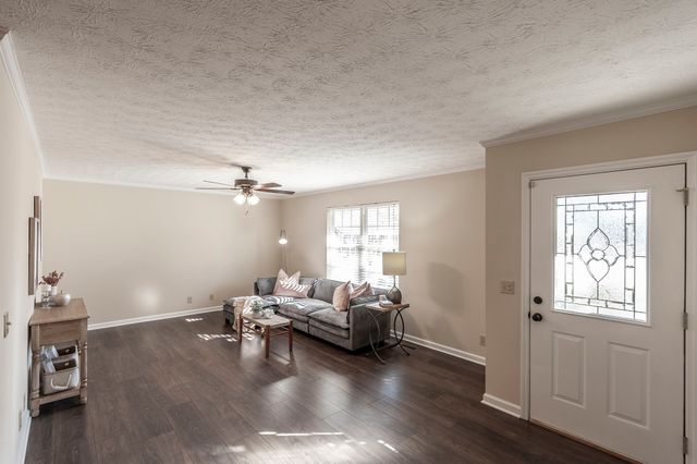 203 Mosley Dr, Springfield, TN 37172