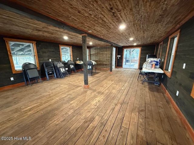 3572 Nc 42, Tarboro, NC 27886