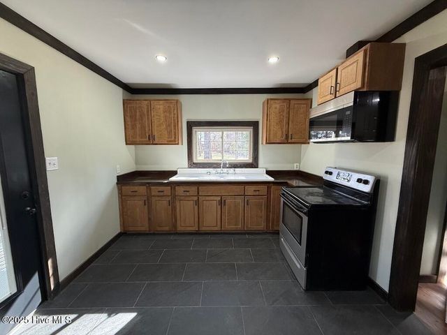 3572 Nc 42, Tarboro, NC 27886