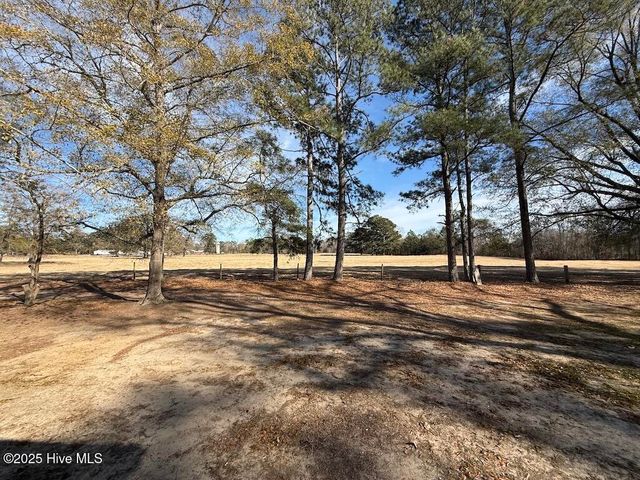 3572 Nc 42, Tarboro, NC 27886