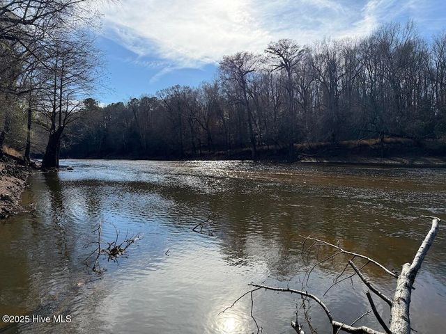 3572 Nc 42, Tarboro, NC 27886