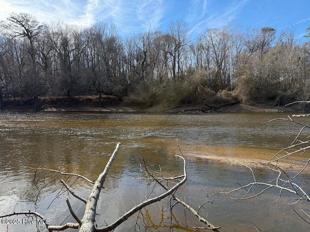 3572 Nc 42, Tarboro, NC 27886