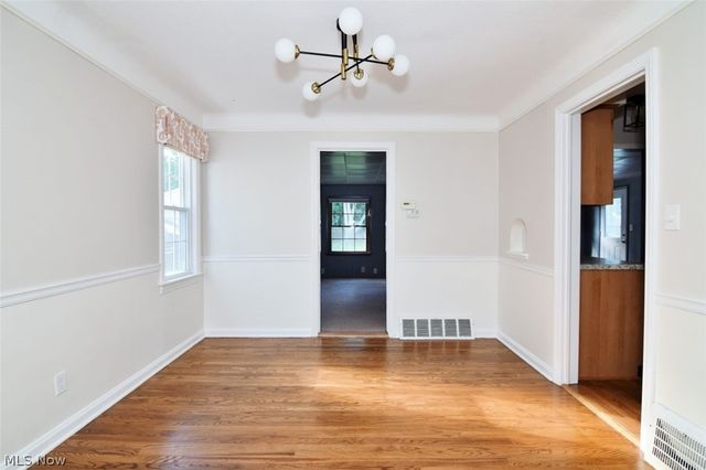 5284 Edenhurst Road, Lyndhurst, OH 44124