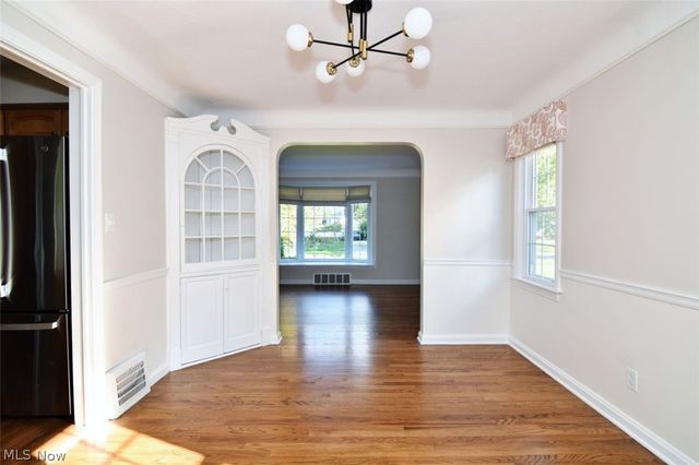 5284 Edenhurst Road, Lyndhurst, OH 44124