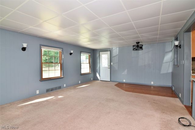5284 Edenhurst Road, Lyndhurst, OH 44124