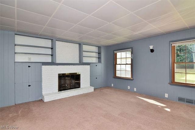 5284 Edenhurst Road, Lyndhurst, OH 44124