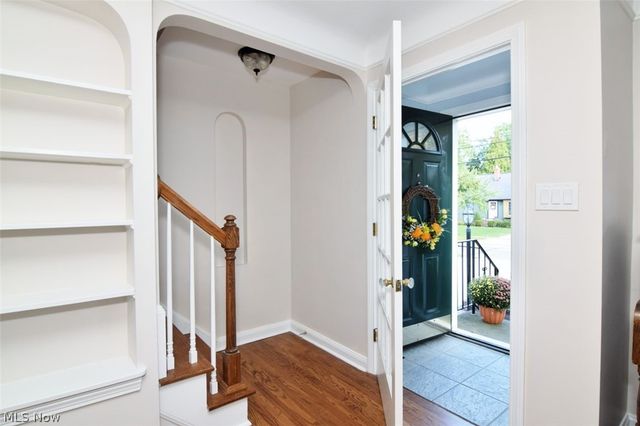 5284 Edenhurst Road, Lyndhurst, OH 44124