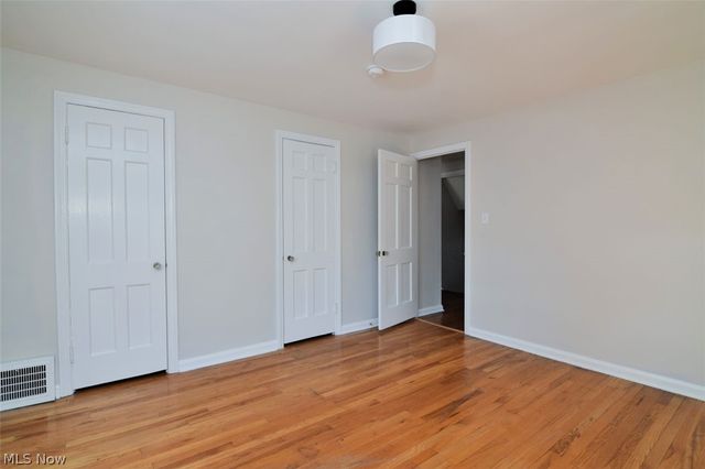 5284 Edenhurst Road, Lyndhurst, OH 44124