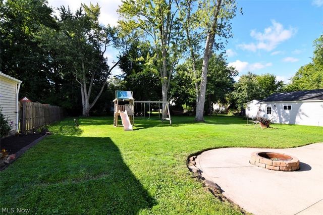 5284 Edenhurst Road, Lyndhurst, OH 44124