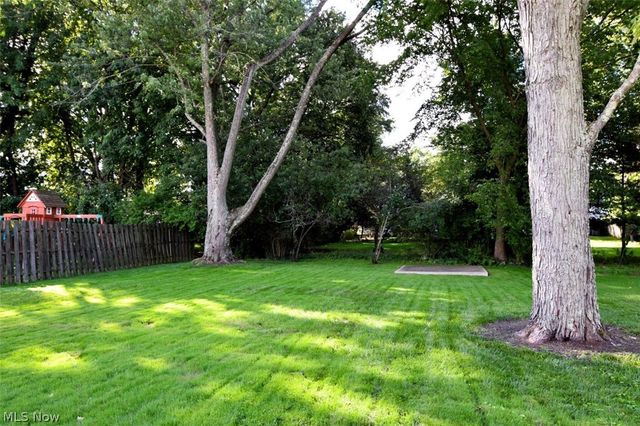 5284 Edenhurst Road, Lyndhurst, OH 44124