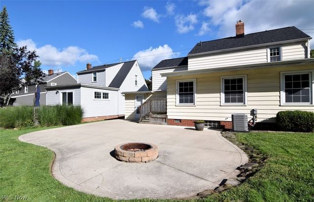 5284 Edenhurst Road, Lyndhurst, OH 44124