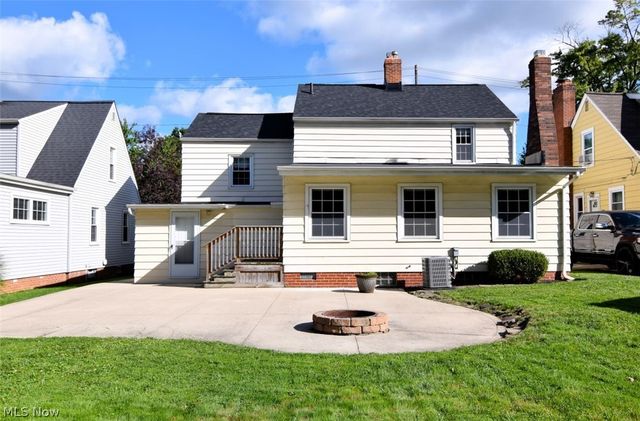 5284 Edenhurst Road, Lyndhurst, OH 44124