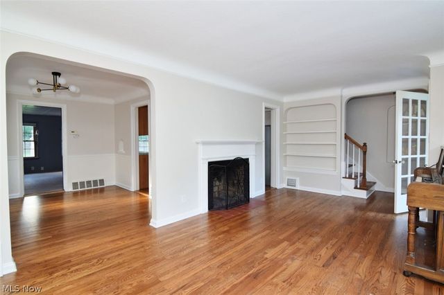 5284 Edenhurst Road, Lyndhurst, OH 44124