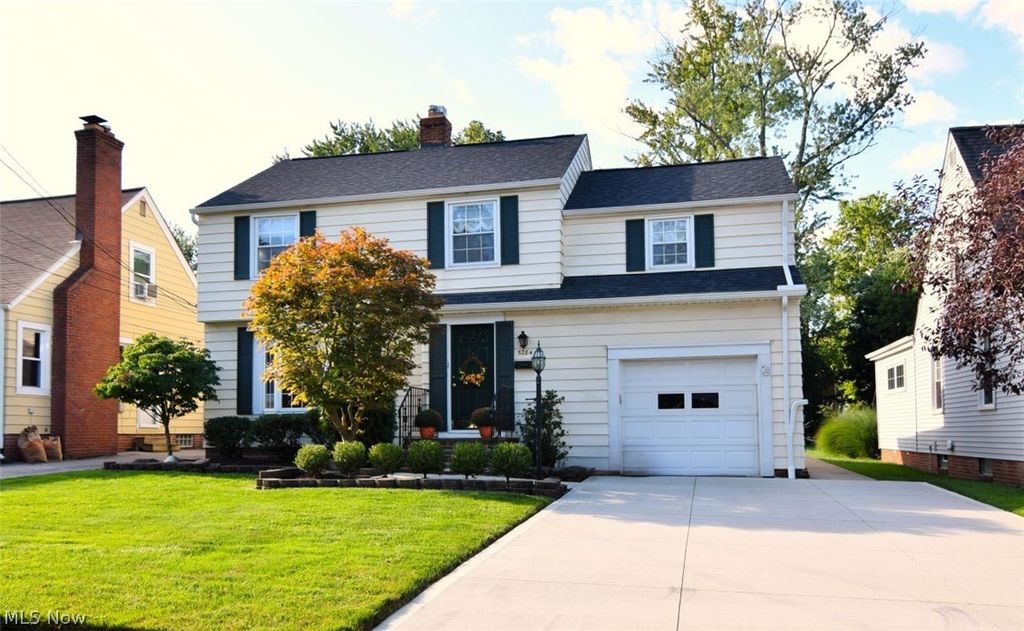 5284 Edenhurst Road, Lyndhurst, OH 44124