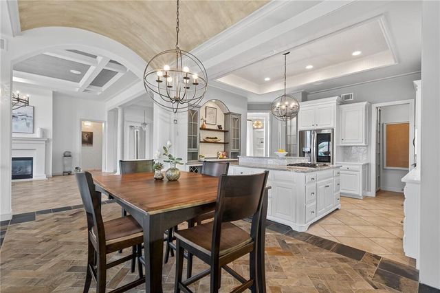 15201 Catalina Street, Leawood, KS 66224