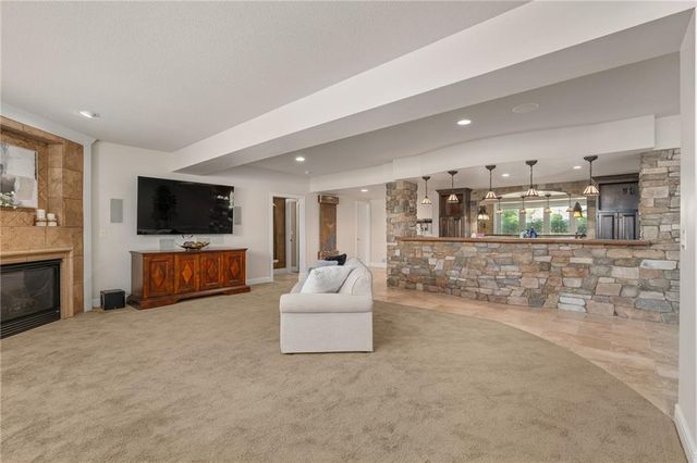 15201 Catalina Street, Leawood, KS 66224