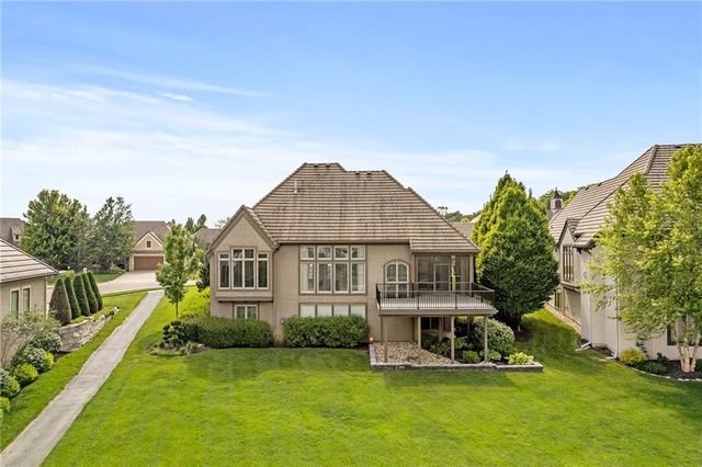15201 Catalina Street, Leawood, KS 66224