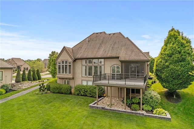 15201 Catalina Street, Leawood, KS 66224