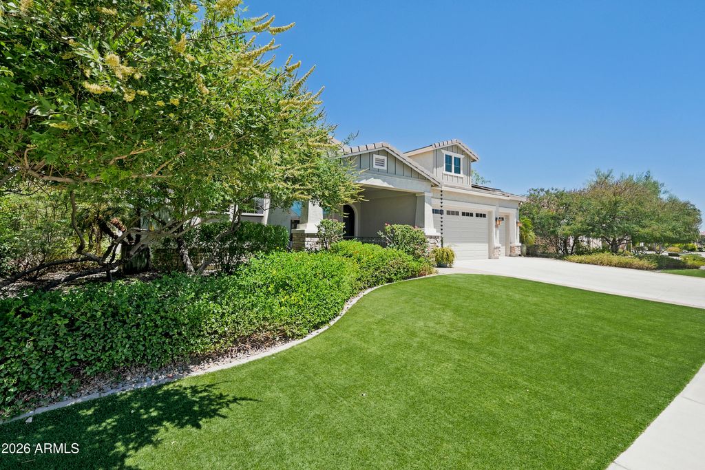 5523 N 190TH Drive, Litchfield Park, AZ 85340 — photo 2