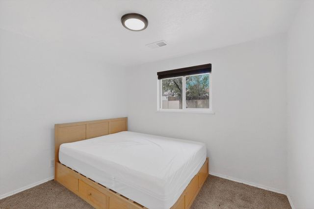 10429 Mountain Road NE, Albuquerque, NM 87112