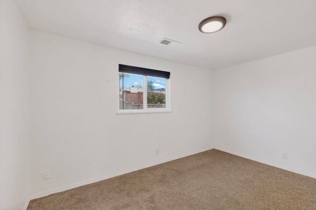 10429 Mountain Road NE, Albuquerque, NM 87112