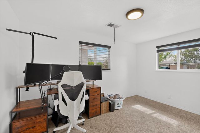 10429 Mountain Road NE, Albuquerque, NM 87112