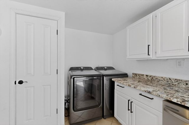 10429 Mountain Road NE, Albuquerque, NM 87112