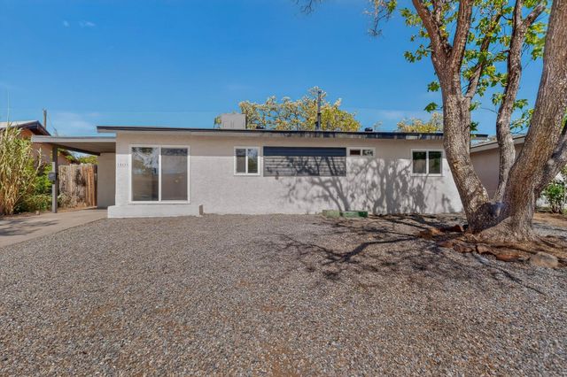 10429 Mountain Road NE, Albuquerque, NM 87112