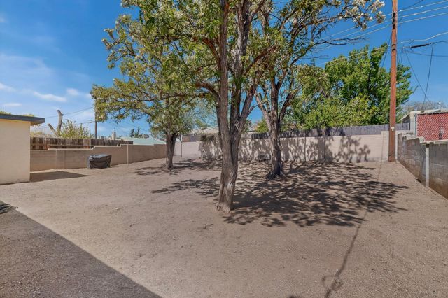 10429 Mountain Road NE, Albuquerque, NM 87112