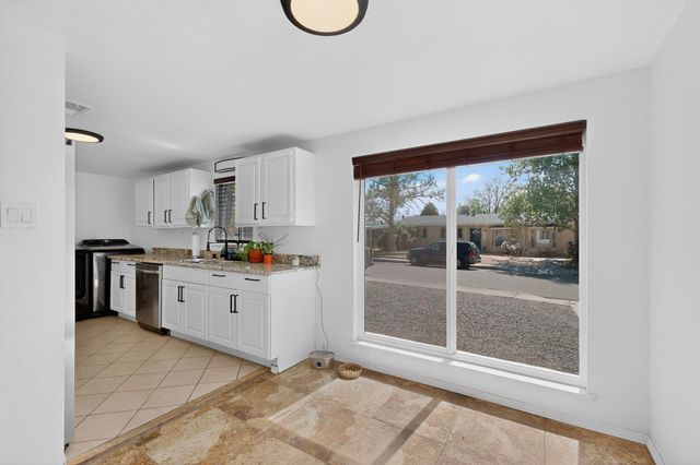 10429 Mountain Road NE, Albuquerque, NM 87112