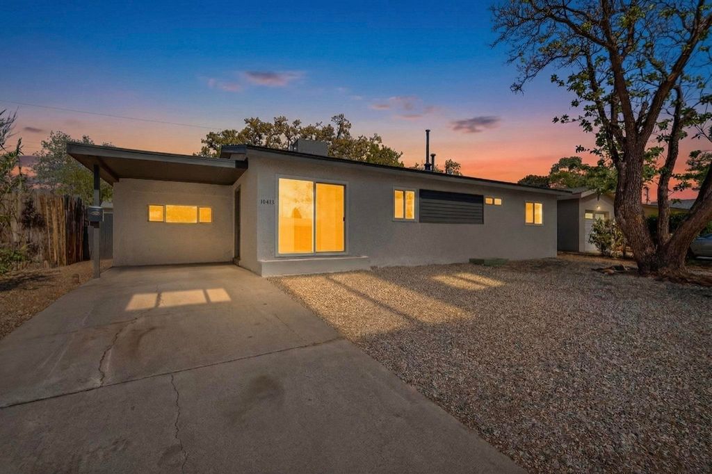 10429 Mountain Road NE, Albuquerque, NM 87112