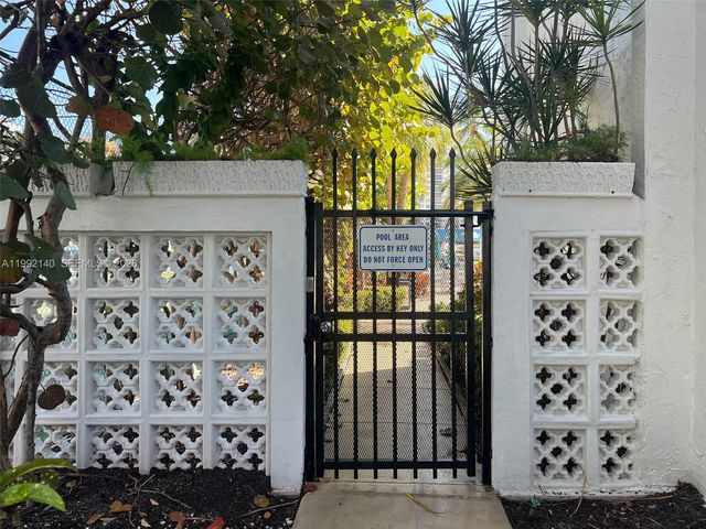 800 Parkview Dr 311, Hallandale Beach, FL 33009