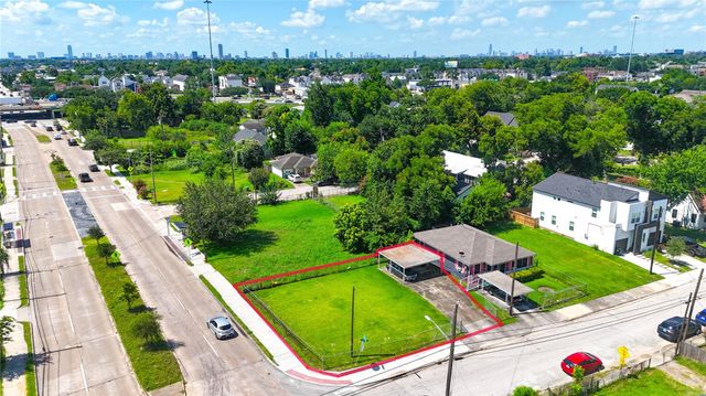 3227 Airline Drive, Houston, TX 77022