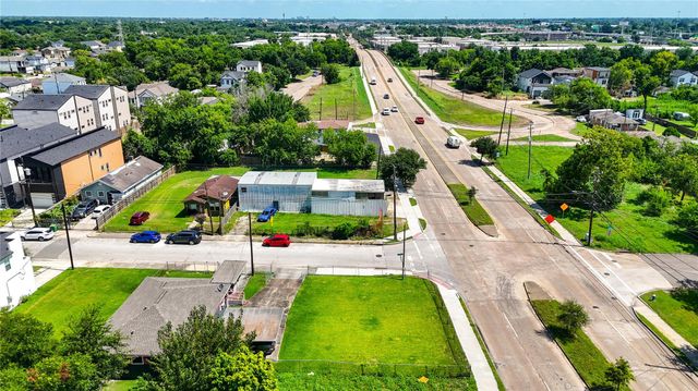 3227 Airline Drive, Houston, TX 77022