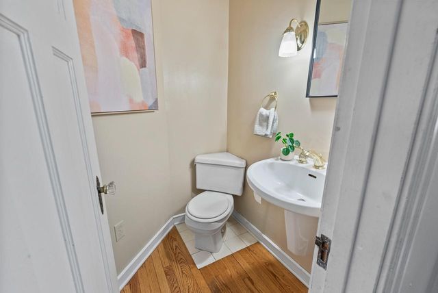 4522 N Marlborough DRIVE, Shorewood, WI 53211