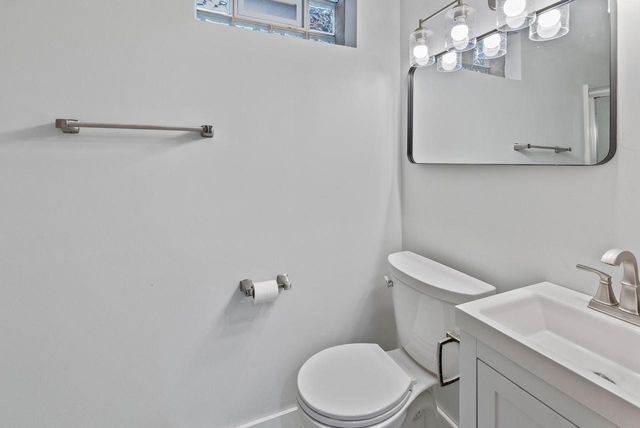 4522 N Marlborough DRIVE, Shorewood, WI 53211