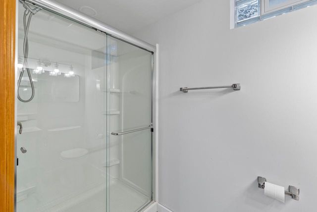 4522 N Marlborough DRIVE, Shorewood, WI 53211