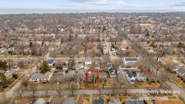 4522 N Marlborough DRIVE, Shorewood, WI 53211